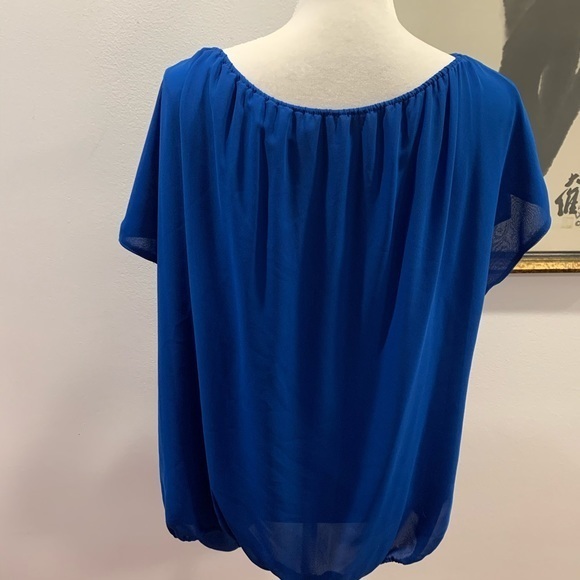 VINCE CAMUTO COBALT BLUE FLUTTER SHORT SLEEVE NWOT - Picture 2 of 7